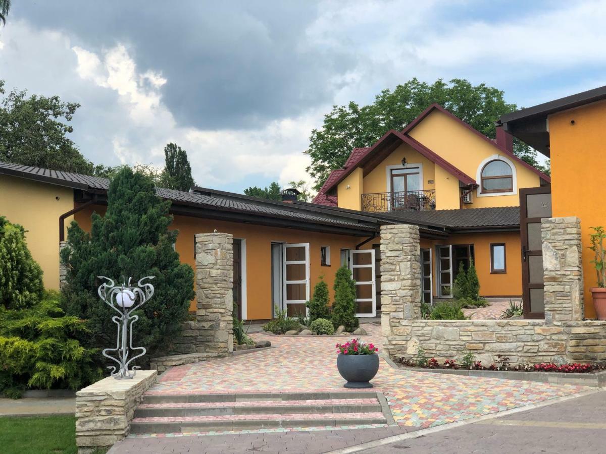 Міні-Готель "Еко" Kam'janec'-Podil's'kyj Esterno foto